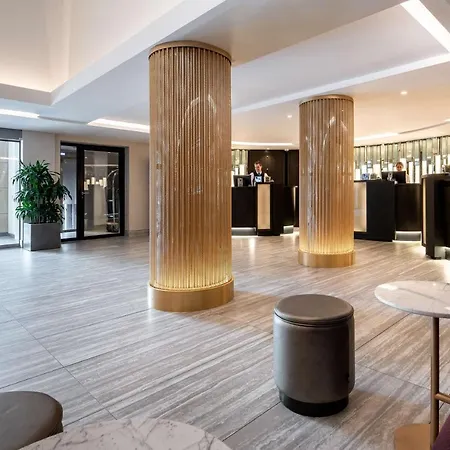 Hotel Radisson Blu Hotel, Centre 4*