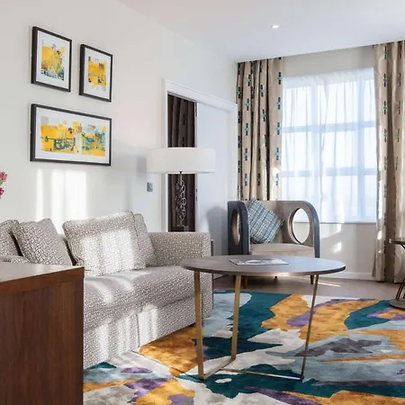 Radisson Blu Hotel, Centre 4*